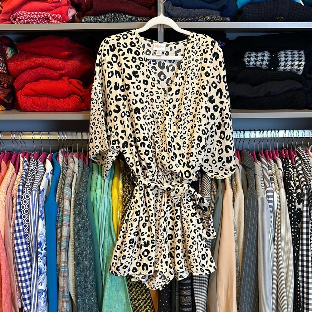 LuLaRoe cream/black animal print 3/4 sleeve elastic tie waistband romper size XS